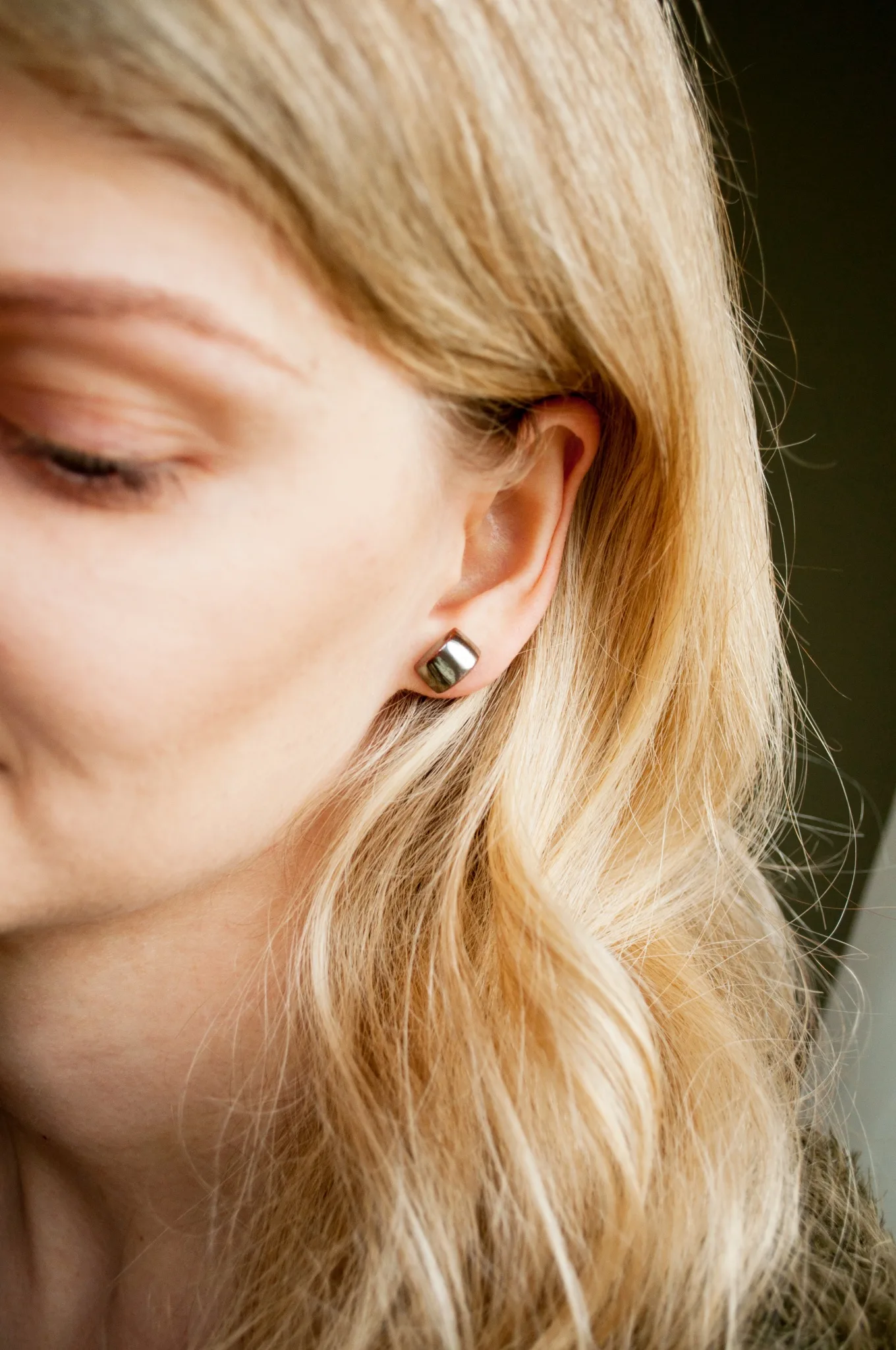 minimal shiny ceramic earrings boat clayometry